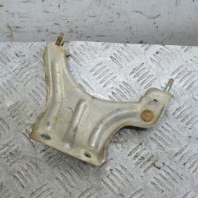 Кронштейн каталізатора Volkswagen Golf VII 2012-2020 Кріплення каталізатора Фольксваген Гольф 7 5Q0253461Q