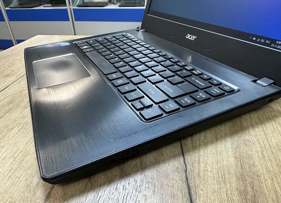 Ноутбук Acer Travelpate P249 14" HD intel core i3 6100U/4gb/256Gb SSD Б/У | Зображення 1