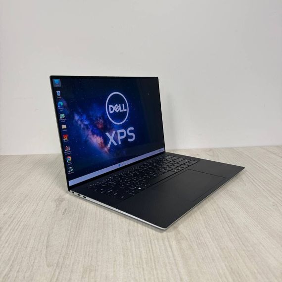 Ігровий ноутбук Dell XPS 15 9530 / 15.6" (3840x2160) IPS Touch / Intel Core i9-13900H (14 (20) ядер по 2.6 - 5.4 GHz) / 16 GB DDR5 / 512 GB SSD / nVidia GeForce RTX 4070, 8 GB GDDR6, 128-bit / WebCam б/в | Зображення 2