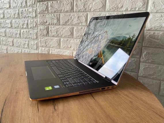 Сенсорний  Ноутбук HP Spectre 15.6" 4K IPS i7 7500U 16Gb SSD512 Nvidia 940MX | Зображення 4