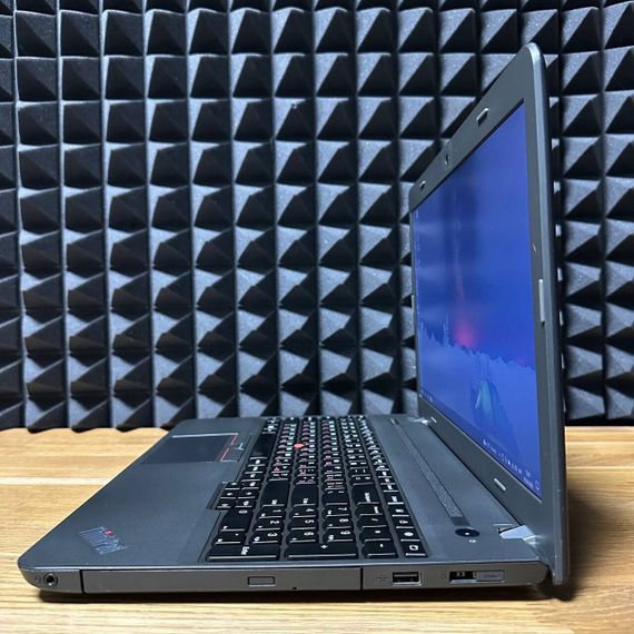 Ноутбук Б-клас Lenovo ThinkPad E550 / 15.6" (1366x768) TN / Intel Core i3-5005U (2 (4) ядра по 2.0 GHz) / 8 GB DDR3 / 128 GB SSD / Intel HD Graphics 4400 / WebCam б/в | Зображення 6