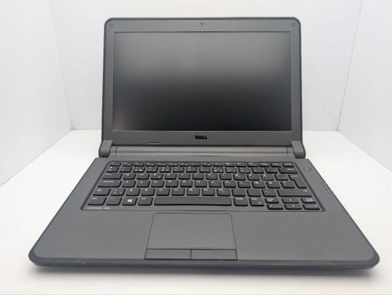 Ноутбук Dell Latitude 3350 / 13.3" (1366x768) TN / Intel Celeron 3215U (2 ядра по 1.7 GHz) / 8 GB DDR3 / 120 GB SSD / Intel HD Graphics / WebCam б/у | Зображення 2
