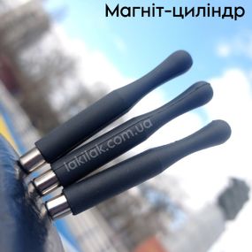 Магнит-цилиндр (в чехле) для гель-лака кошачий глаз (черный)