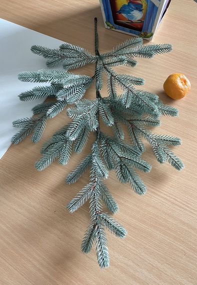 Ветки хвойные искусственные Traditional 60 см голубые (упаковка 15 штук) | Зображення 3