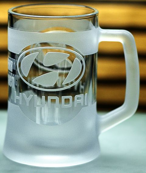 Пивная кружка Hyundai Хюндай 670 мл с гравировкой Подарок автолюбителю Бокал с логотипом авто и легендарный слоган | Зображення 7