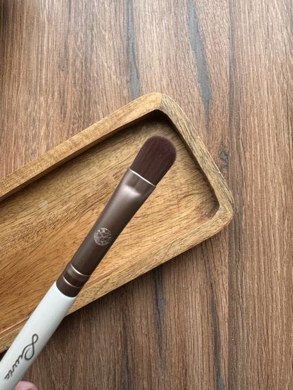 Пензлик для тіней, 310 elegance luvia cosmetics cream shader brush | Зображення 1