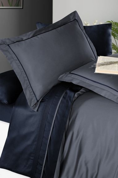 Постельное белье First Choice Deluxe Satin DARK 200 х 220 см Serenity Dark Grey-Navy Blue | Зображення 1