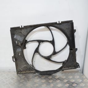 Дифузор вентилятора радіатора BMW E81 E82 E87 E88 E90 E93 X1 Z4 2004-2016 Корпус вентилятора БМВ е81 е82 е88 е90 е92 17117590699