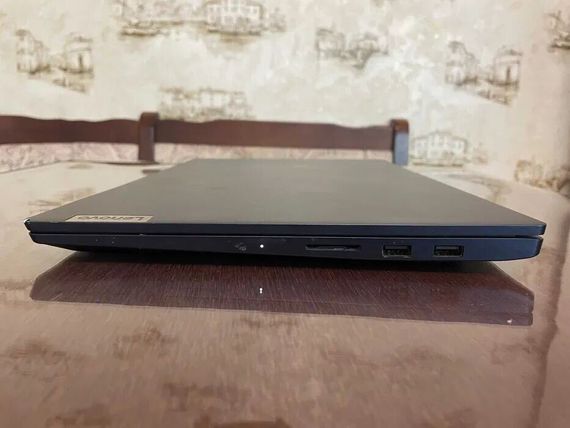 Ультрабук Lenovo IdeaPad 5 15ITL05 / 15.6" (1920x1080) IPS / Intel Core i7-1165G7 (4 (8) ядра по 2.8 - 4.7 GHz) / 12 GB DDR4 / 512 GB SSD / Intel Iris Xe Graphics / WebCam б/в | Зображення 4