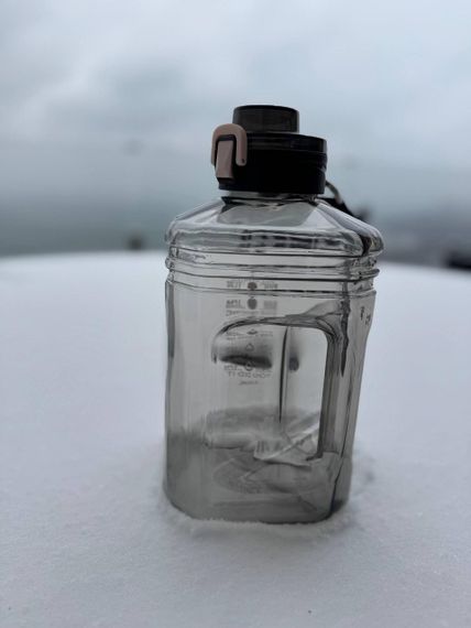 Чорна пляшка для води 2200 мл з BPA-free матеріалу для спорту і фітнесу | Зображення 3