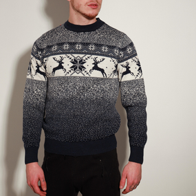 Свитер новогодний с оленями синий M XL