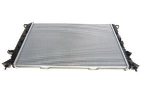 Радіатор охолодження Audi A4 A5 A6 Q3 Q5 1.4-3.0d 07- 03002292