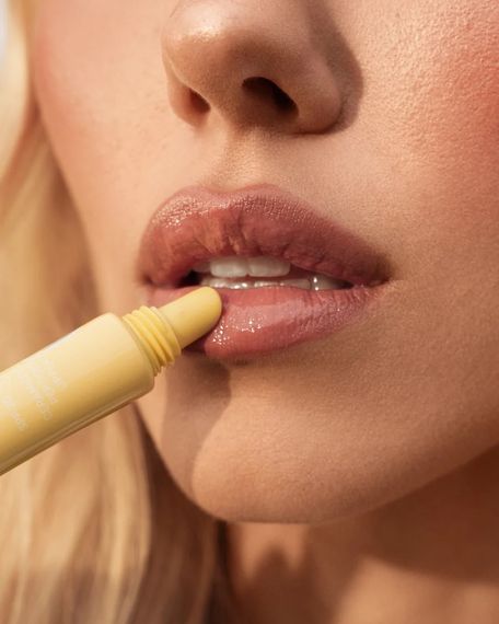 Блиск для губ "Банан" LIPSS Lipper Lip Gloss - Banana (10 ml) | Зображення 3
