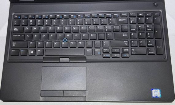 Ноутбук Dell Latitude 5591 / 15.6" (1920x1080) IPS / Intel Core i7-8850H (6 (12) ядер по 2.6 - 4.3 GHz) / 16 GB DDR4 / 512 GB SSD / nVidia GeForce MX130, 2GB DDR5, 64-bit / WebCam б/у | Зображення 3