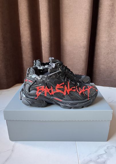Кросівки Ba1lenc1iagaRunner Graffiti Black Red 12003 45 29-29.5 см | Зображення 1