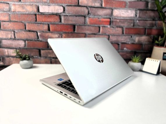 Ультрабук Б-клас HP ProBook 440 G10 / 14" (1920x1080) IPS / Intel Core i3-1315U (6 (8) ядер по 1.2 - 4.5 GHz) / 8 GB DDR4 / 256 GB SSD / Intel UHD Graphics / WebCam б/в + Подарунок Бездротова USB-миша | Зображення 7
