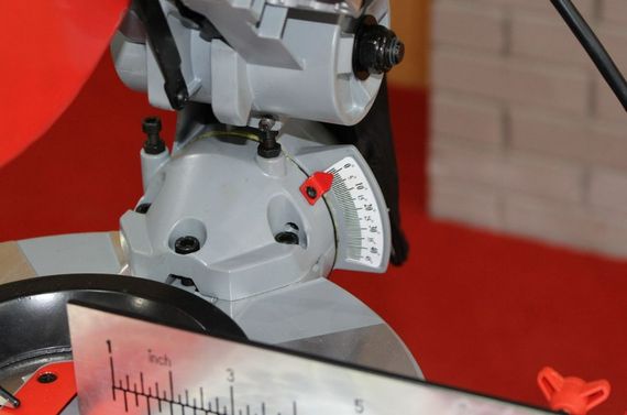 Пила торцуювально-циркулярна Holzmann TK 305 | Зображення 2