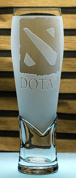 Пивной бокал крафтовый 440 мл Dota 2 Дота 2 с гравировкой стеклянная кружка сувенир для геймера | Зображення 1