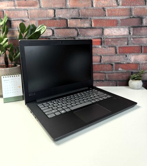 Ноутбук Lenovo V330-14IKB 81B0 / 14" (1920x1080) IPS / Intel Core i5-8250U (4 (8) ядра по 1.6 - 3.4 GHz) / 8 GB DDR4 / 256 GB SSD / Intel UHD Graphics 620 / WebCam б/у | Зображення 4