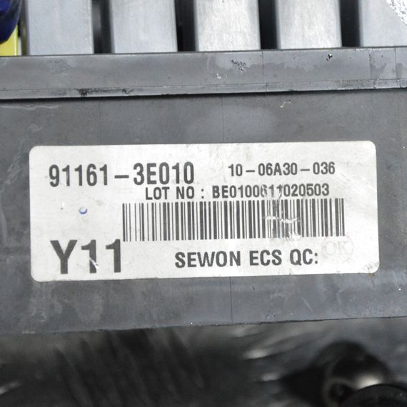 Блок запобіжників Kia Sorento 2002-2009 Блок запобіжників Кіа Соренто 911613E010 | Зображення 3