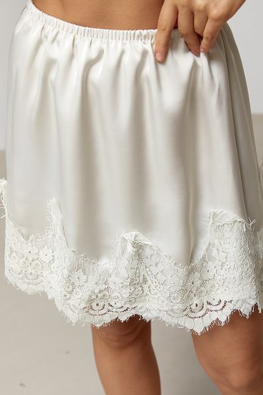 Атласна мініспідниця з мереживом - бежевий цвет, ONE SIZE (є розміри) | Зображення 3