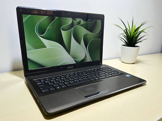 Ноутбук Б-класс Asus X52F / 15.6" (1366x768) TN / Intel Core i5-460M (2 (4) ядра по 2.53 - 2.8 GHz) / 4 GB DDR3 / 120 GB SSD / Intel HD Graphics / WebCam б/у | Зображення 3