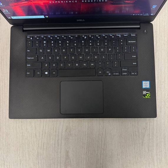 Игровой ноутбук Dell XPS 9560 / 15.6" (1920x1080) IPS / Intel Core i7-7700HQ (4 (8) ядра по 2.8 - 3.8 GHz) / 8 GB DDR4 / 256 GB SSD / nVidia GeForce GTX 1050, 4 GB GDDR5, 128-bit / WebCam б/у | Зображення 2