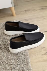 .Шкіряні лофери на білій підошві 44 розмір