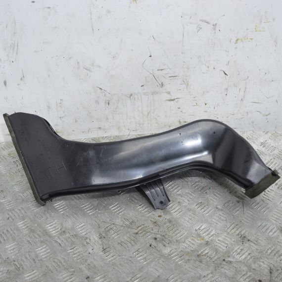 Повітрозабірник Toyota Yaris III 2012-2014 Повітропровід дефлектор повітряний Тойота Яріс 3 G92F10D010 G92F1-0D010