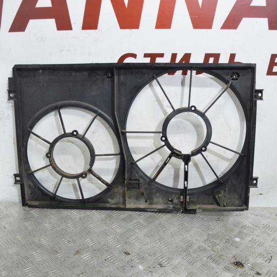 Рамка вентилятора 2.0 TDI Skoda Yeti 2009-2015 Дифузор радіатора Шкода Йеті 1K0121207T | Зображення 1