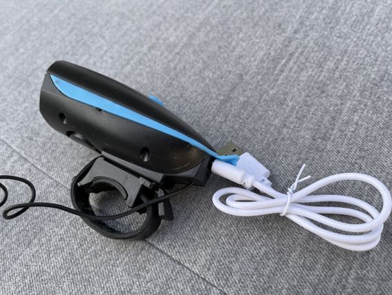 Вело фара и велосипедный сигнал на выносной кнопке Bike Light 7588 аккумуляторный велофонарь micro-USB | Зображення 8