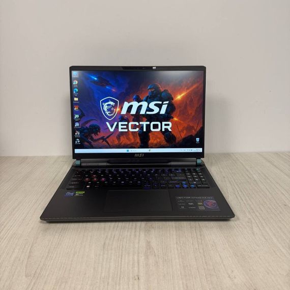 Игровой ноутбук MSI Vector GP68HX 12VH / 16" (1920x1200) IPS / Intel Core i9-12900HX (16 (24) ядер по 3.6 - 5.0 GHz) / 16 GB DDR5 / 1000 GB SSD NVMe / nVidia GeForce RTX 4080, 12 GB GDDR6, 192-bit / WebCam б/у | Зображення 1