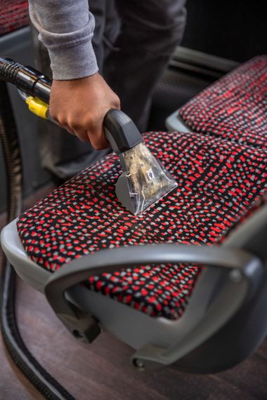 Пилосос професійний миючий Karcher Puzzi 8/1 1.100-240.0 | Зображення 3