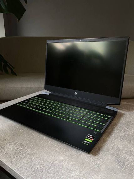 Игровой ноутбук Б-класс HP Pavilion 15-ec1216ng / 15.6" (1920x1080) TN / AMD Ryzen 7 4800H (8 (16) ядер по 2.9 - 4.2 GHz) / 16 GB DDR4 / 512 GB SSD / nVidia GeForce GTX 1650 Ti, 4 GB GDDR6, 128-bit / WebCam / Win 10 б/у | Зображення 2