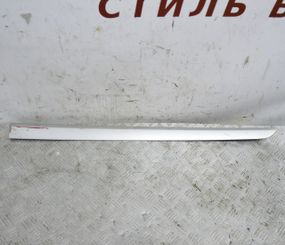 Молдинг передніх лівих дверей Opel Astra H 2004-2010 накладка декоративна на двері Опель Астра Н 24461093