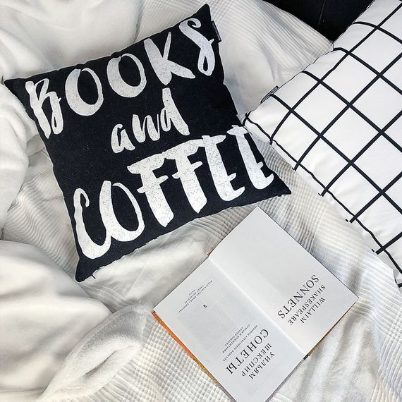 Подушка диванная с бархата Books and coffee 45x45 см (45BP_URB018)