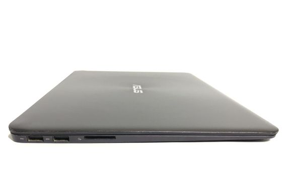 Ультрабук Б-клас Asus ZenBook UX305CA / 13.3" (1920x1080) IPS / Intel Core m3-6Y30 (2 (4) ядра по 0.9 - 2.2 GHz) / 8 GB DDR3 / 128 GB SSD / Intel UHD Graphics 620 / WebCam / Win 10 Home б/в | Зображення 3