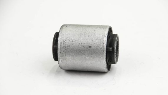 Сайлентблок важеля передній знизу спереду Citroen C4/Peugeot 308/3008 1.2-2.0 16-, Hutchinson (56221