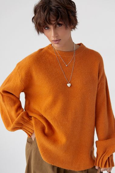 В'язаний вільний джемпер з оригінальними манжетами на рукавах - теракотовий цвет, ONE SIZE (є розміри) | Зображення 4