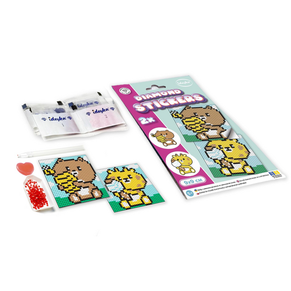 Алмазная мозаїка "Сірі друзі" AMS1049 на самоклеючій основі 9x9 см | Зображення 1