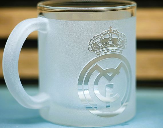 Скляна чашка 320 мл Реал Мадрид Real Madrid з гравіюванням подарунок для фаната  футбольна кружка | Зображення 1
