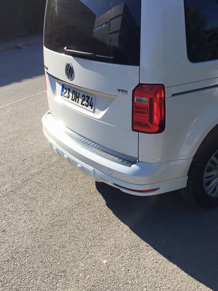 Накладка на задний бампер (под покраску) для Volkswagen Caddy 2015-2020 гг | Зображення 3