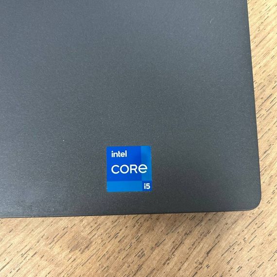 Ультрабук Б-класс Dell Latitude 7520 / 15.6" (1920x1080) IPS / Intel Core i5-1135G7 (4 (8) ядра по 2.4 - 4.2 GHz) / 8 GB DDR4 / 256 GB SSD / Intel Iris Xe Graphics / WebCam б/у | Зображення 7