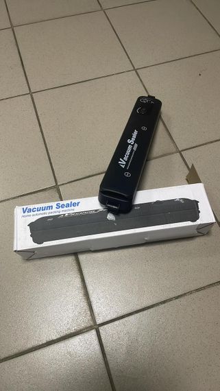 УЦІНКА! Вакуумний пакувальник NEW Vacuum Sealer (пошкодження корпусу 3484) | Зображення 1