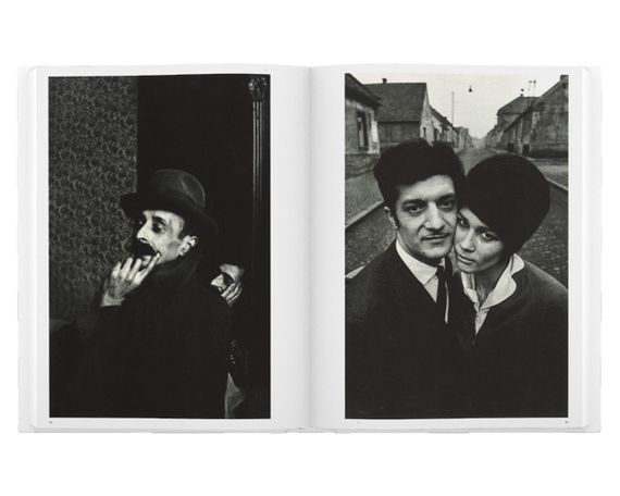 Книги відомих фотографів роботи Йозефа Куделки Josef Koudelka "Koudelka Gypsies" Найкращі фотографи світу | Зображення 1