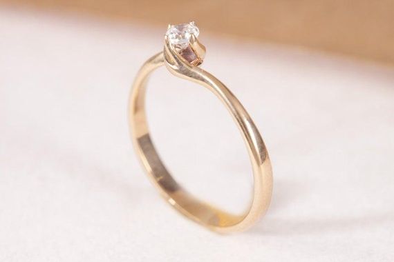 Кольцо из желтого золота с бриллиантом 15 | Зображення 7