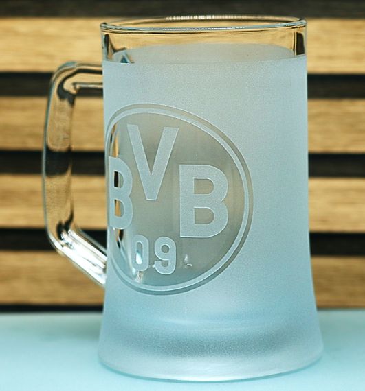 Пивний келих 670 мл ФК Боруссия Дортмунд Borussia з гравіюванням подарунок для фаната   футбольний кухоль | Зображення 2