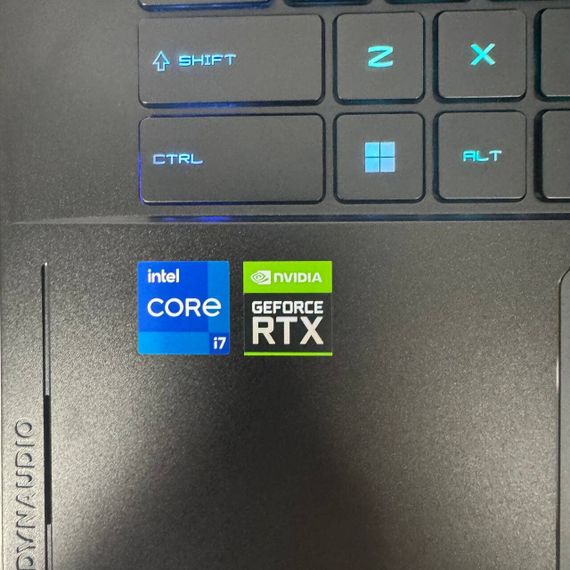 Ігровий ноутбук MSI Creator 15 A11UH / 15,6" (1920x1080) IPS / Intel Core i7-11800H (8 (16) ядер по 1,9 - 4,6 ГГц) / 16 ГБ DDR4 / 512 ГБ SSD / nVidia GeForce RTX 3080, 8 ГБ GDDR6, 256-біт / Веб-камера б/в | Зображення 4