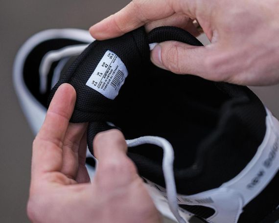 Кросівки чоловічі New Balance White Black | Зображення 3