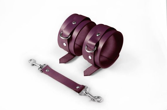 Поножи кожаные Feral Feelings Ankle Restraints One Size Баклажановый One Size | Зображення 1